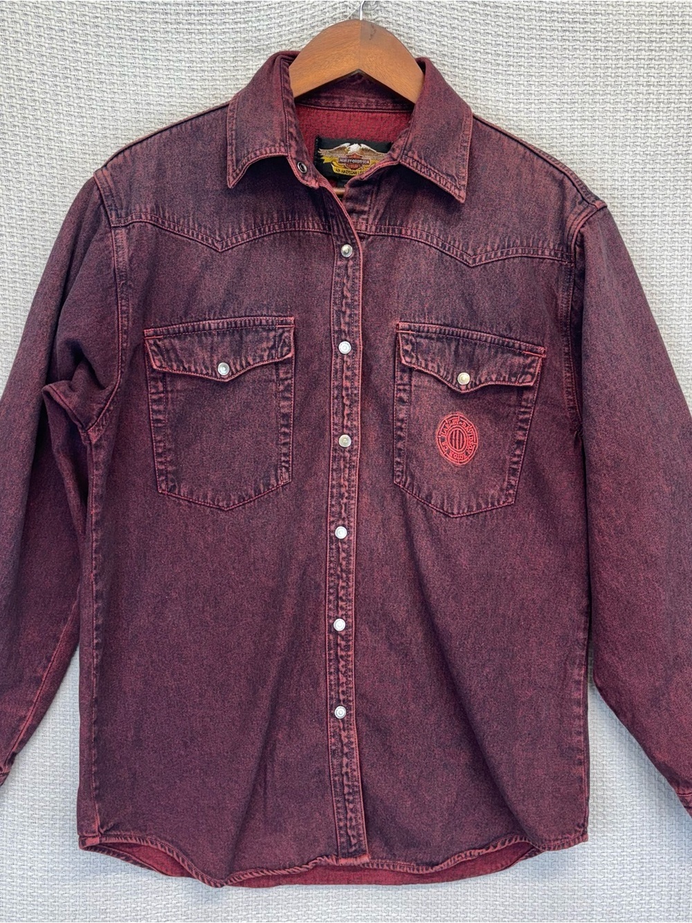 Harley Davidson Women’s Long Sleeve Snap Front Faded Burgandy Denim Shirt Med